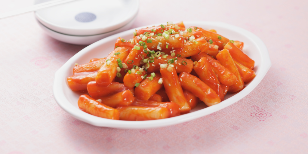 korean food that filipinos love is Tteokbokki